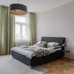 Apartment Francouzska